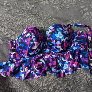 Molded cup bikini top